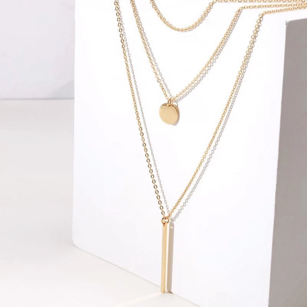 Three layer necklace